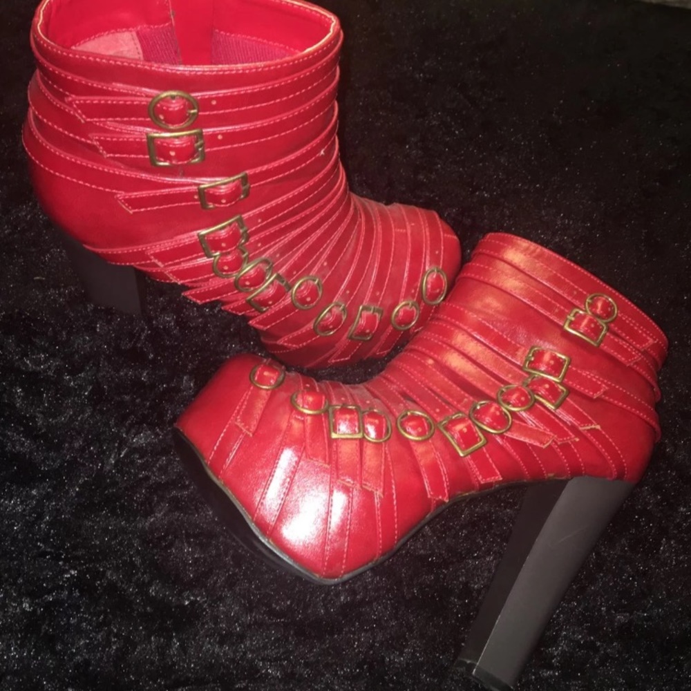 🔺sold🔻Buckle heel